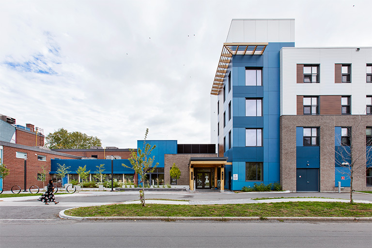 Photo of Carlington Community Health Centre main entrance.